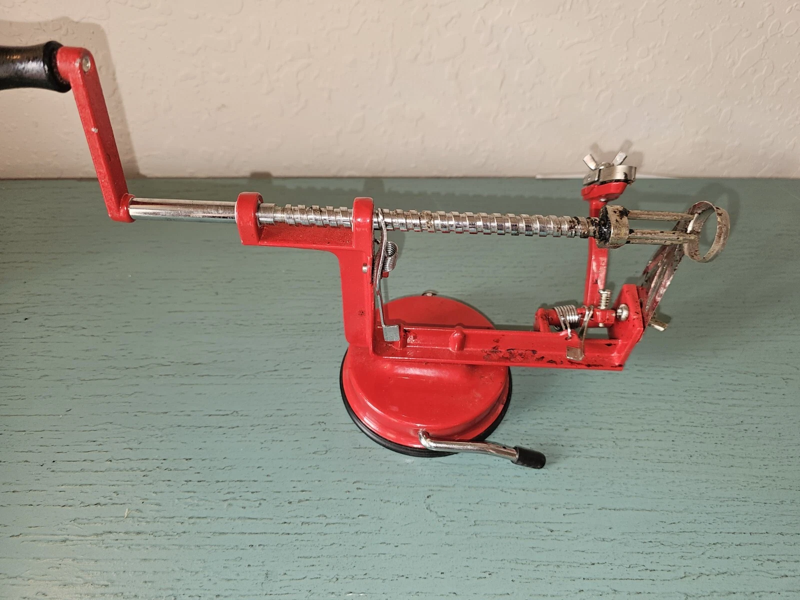 Hand Crank Apple Peeler/Corer With Lever Controlled Suction Cup Stand