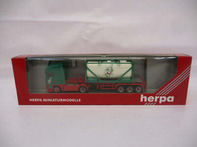 X-34002	Herpa 1:87 DAF Container-Sattelzug 7up, sehr guter Zustand