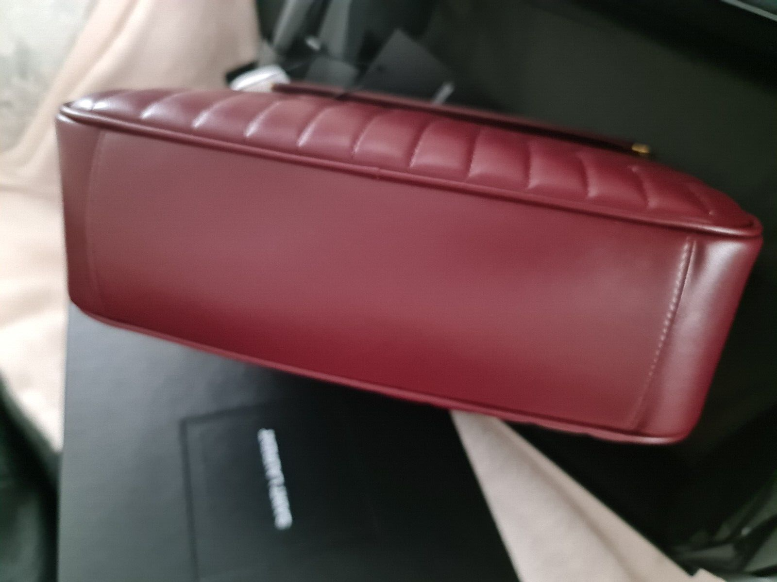 Borsa per fotocamera Saint Laurent Joan in pelle liscia trapuntata a Y Nuova con etichette