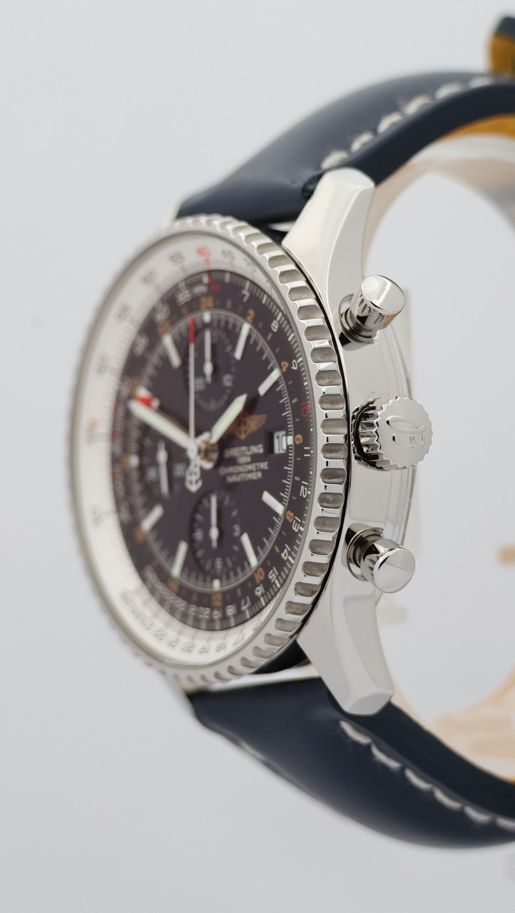 Breitling Navitimer World 46mm Automatic A24322 O… - image 2