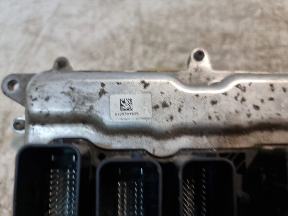 BMW 1 Series Engine Control Unit ECU 1.6 Petrol Manual 2012 F20 OEM 8603352-01 - Image 4 of 4