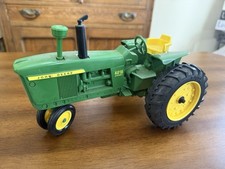 John Deere 4010 Die-Cast Toy Tractor Green Yellow Agriculture Theme