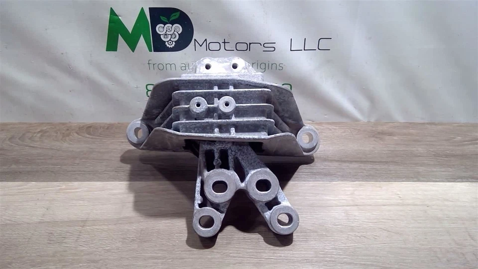 2020 - 2025 CHRYSLER VOYAGER ENGINE RIGHT FRAME MOUNT BRACKET OEM 68224746AD - Image 3 of 4