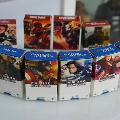 hot toys box art magnet