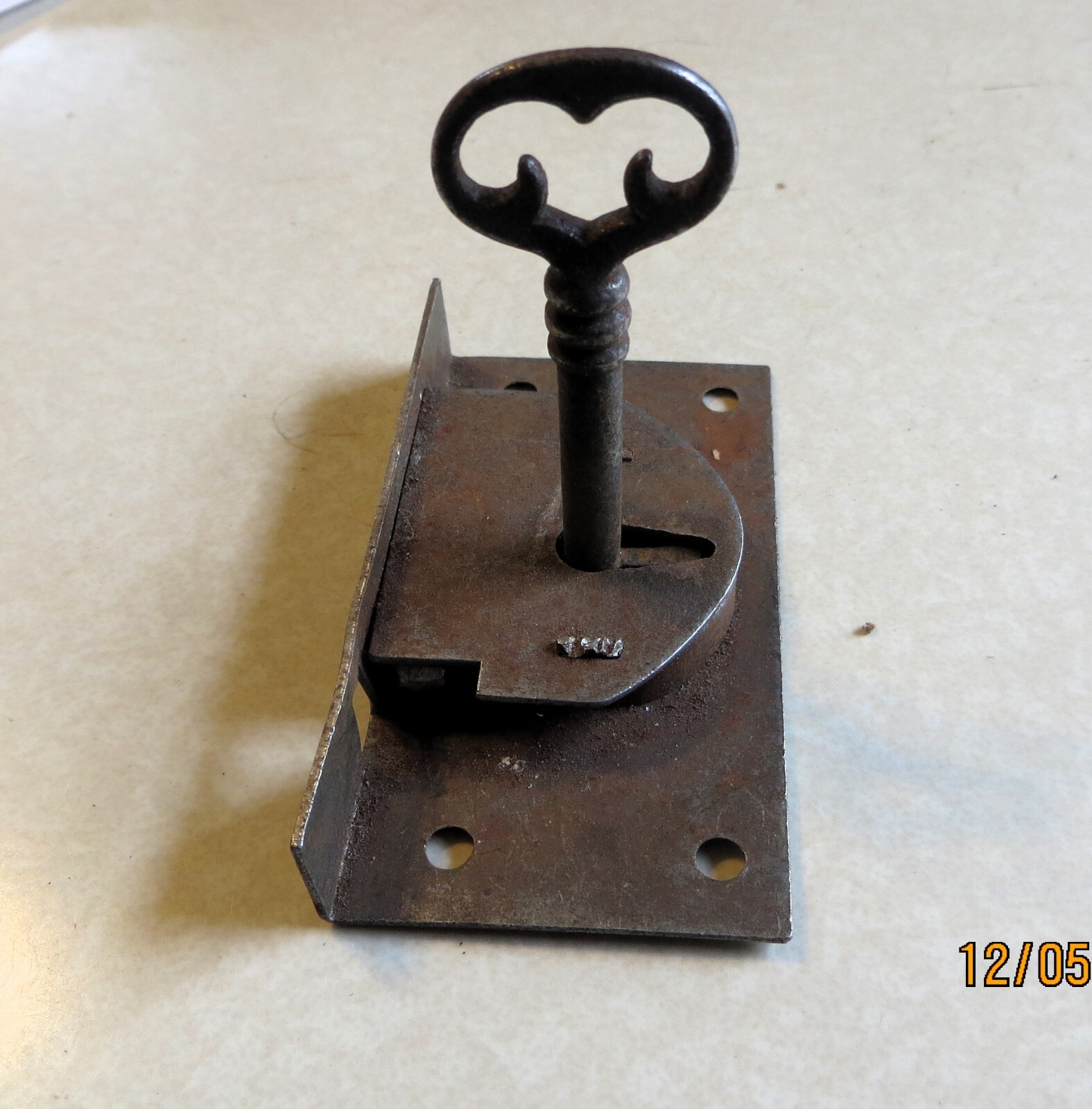 Antique lock with key St. John's Institute (Hua Ming)