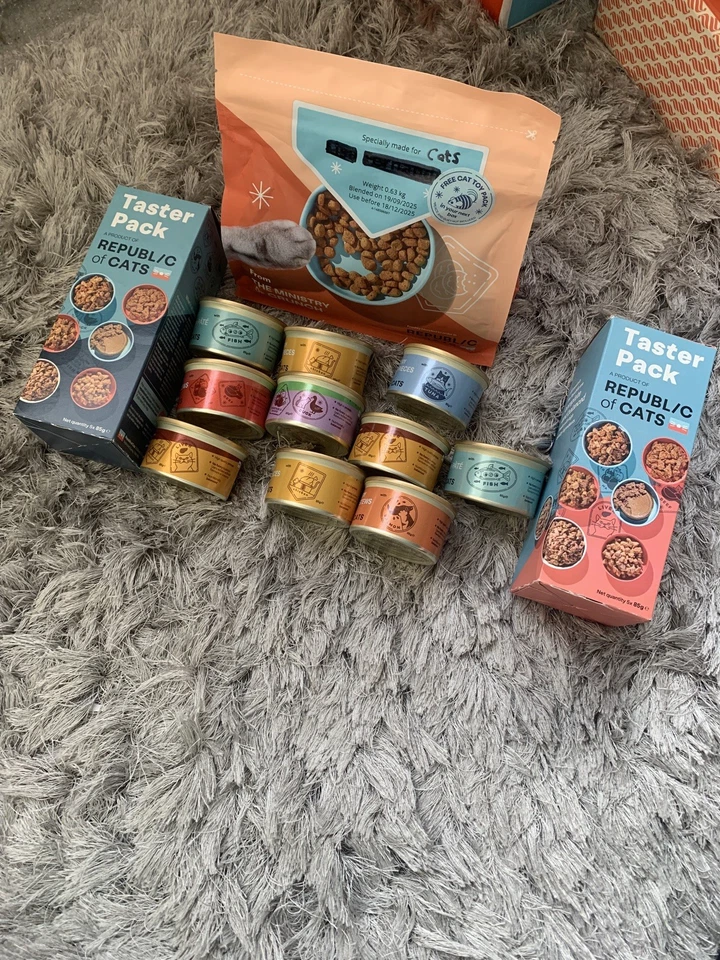 Republic of Cats Nassdosen Katzentrockenfutter Konvolut Neu Versiegelt 10 85g Dosen 1 Packung