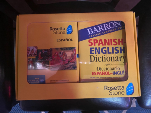 Rosetta Stone Spanish Latin Level 1-5 Set for PC/Mac & Barron Dictionary - Afbeelding 1 van 2
