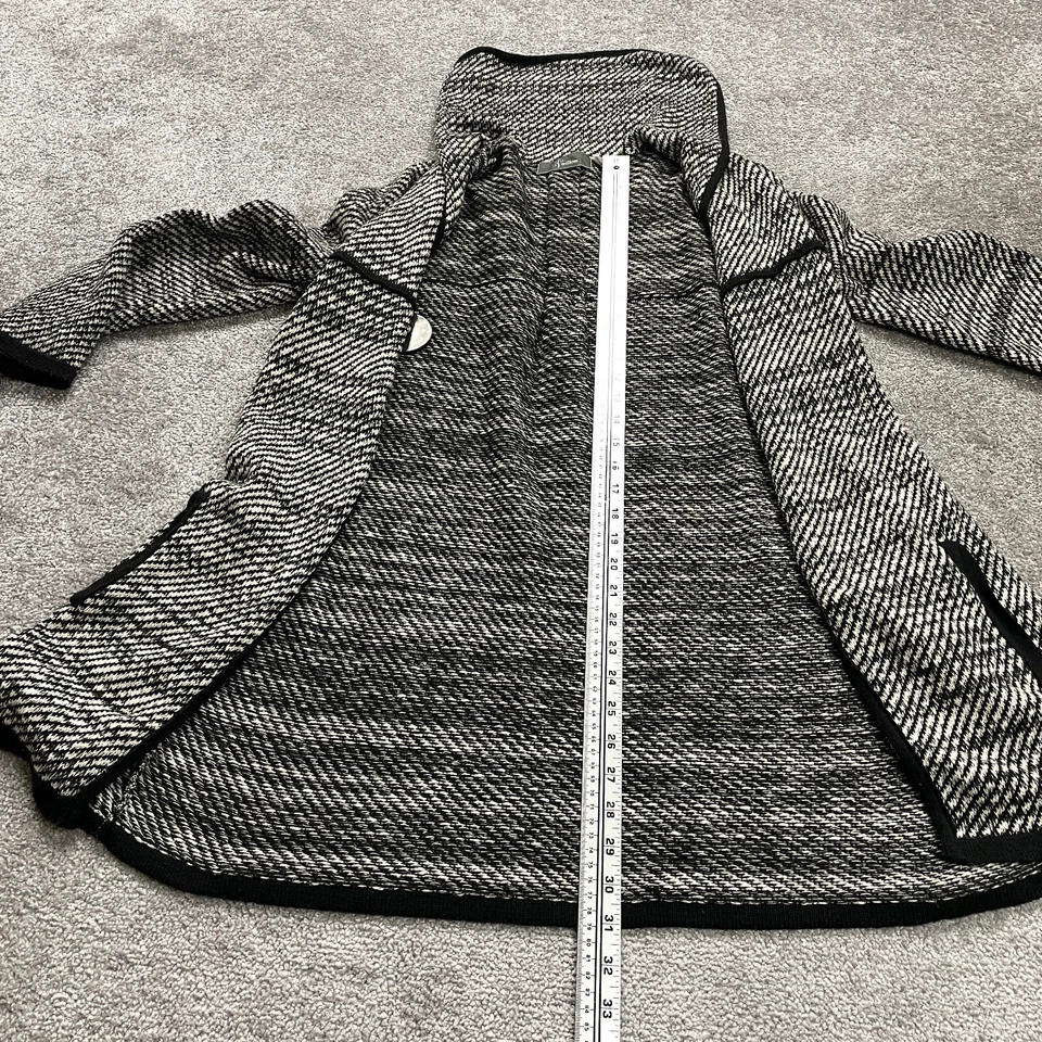 Abrigo de sauce para mujer pequeño negro blanco con cuello abierto hecho en EE. UU. Damas Foto 2 de 4