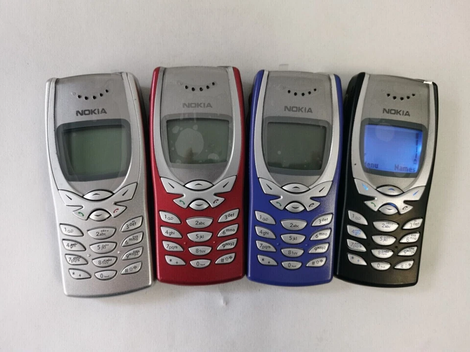 Nokia 8250 Classic Retro Phone All Colours Unlocked  GSM 900 / 1800 Mobile Phone - Image 2 of 4