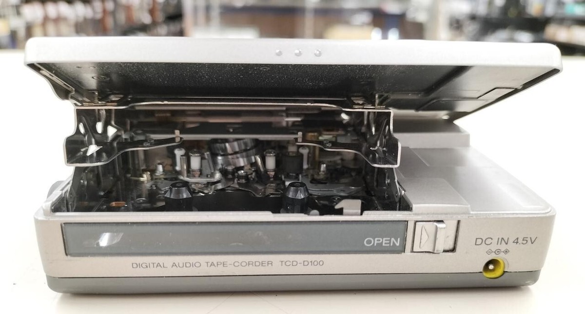 【ジャンク】 SONY DAT Walkman TCD-D100 SONY TCD-D100 Portable DAT Walkman Very Good | eBay