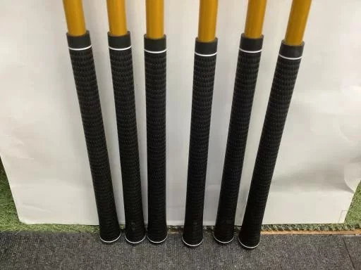 TaylorMade R7 Plus Set di ferri 5-9, Pw 6 pz Flex Regular REAX 55 grafite - Immagine 2 di 4