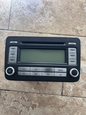 Volkswagen RCD 300 Radio/Lecteur CD (5M0035186) - Photo 1/4