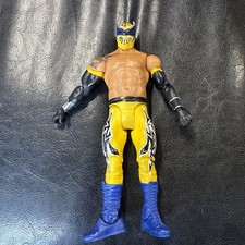 WWE MATTEL BASIC SERIES 62 SIN CARA  WRESTLING FIGURE