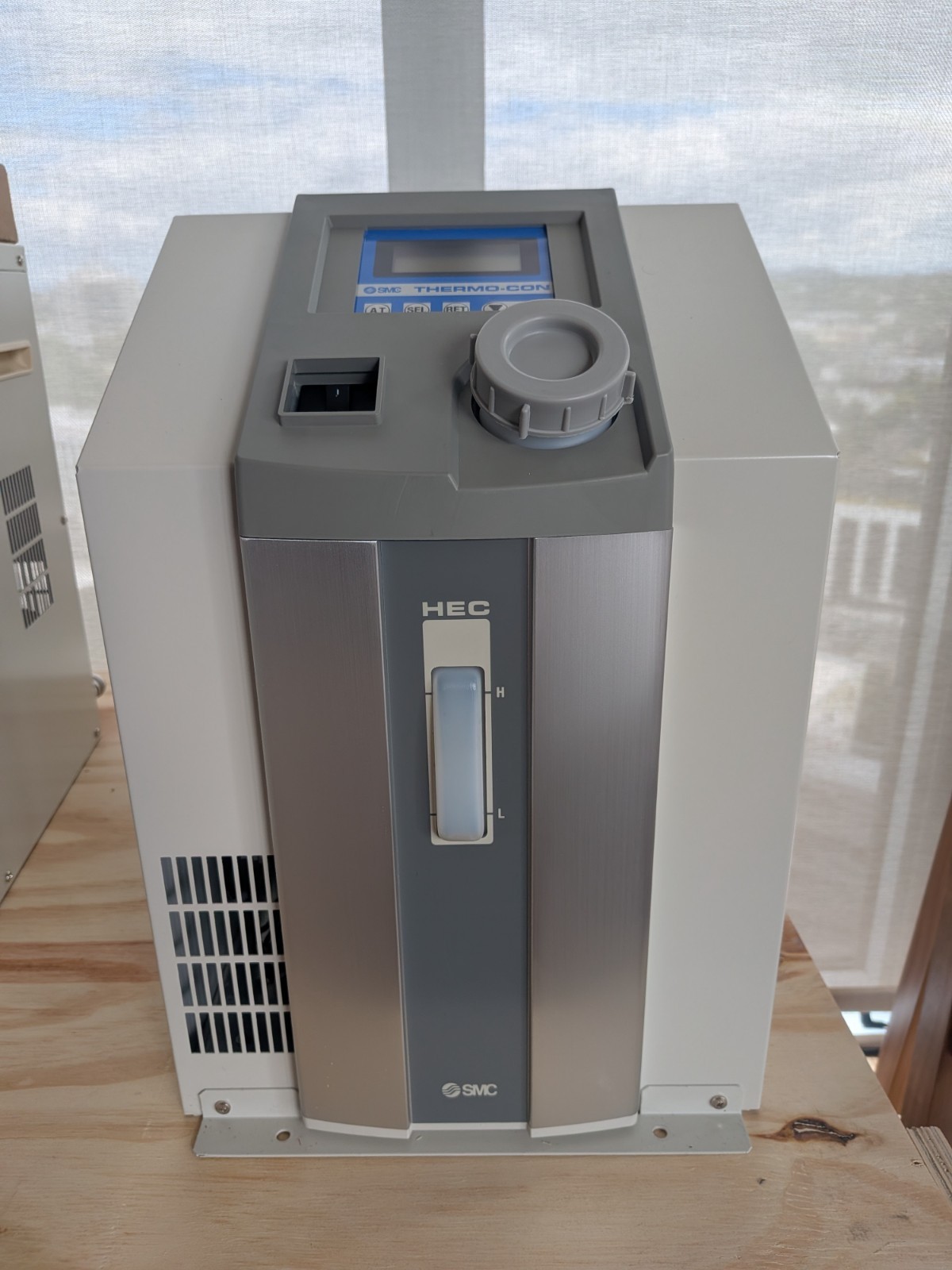 SMC HEC012-W2A-N Peltier-Type Thermo-Con Chiller | 1200W Water-Cooled