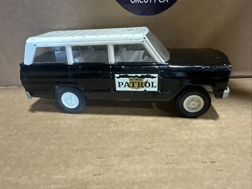 Vintage Tonka Jeep Wagoneer Black & White Hi-Way Patrol  Good Cond. 1960’s 9”.