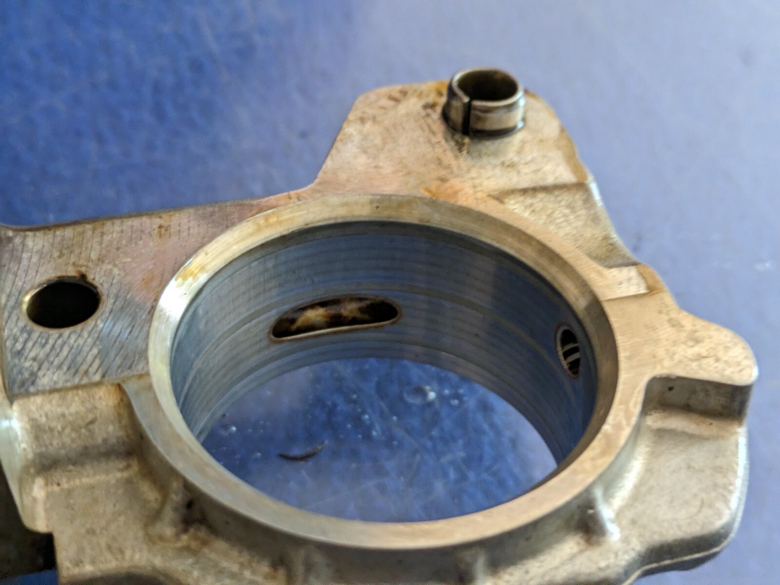 right passenger Engine Bentley Continental gt Flying Spur w12 camshaft housing