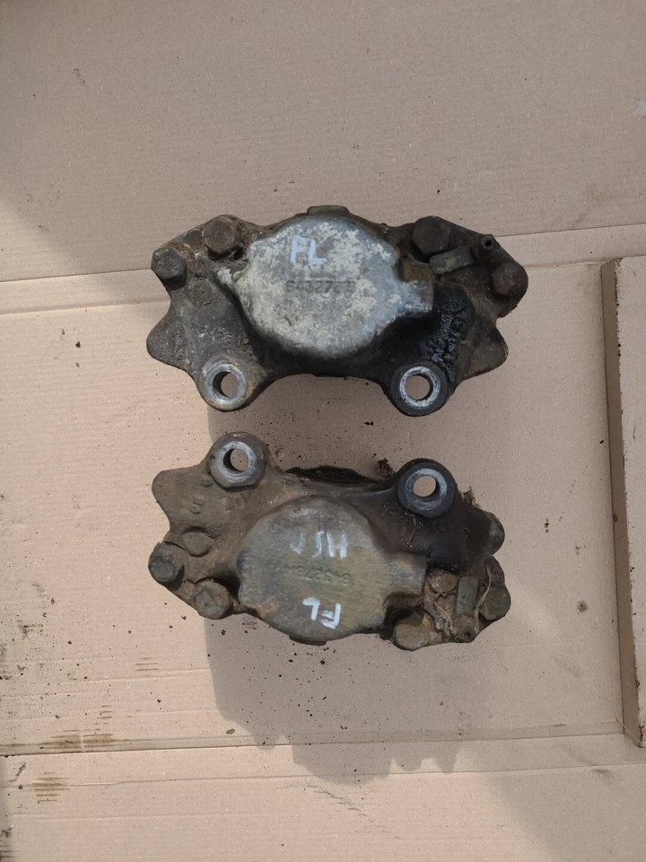 Pinzas de freno delanteras izquierdas Bentley Eight Foto 2 de 4