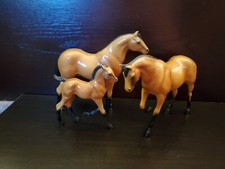 Vintage Hartland Plastic Buckskin Horse Family 1960's