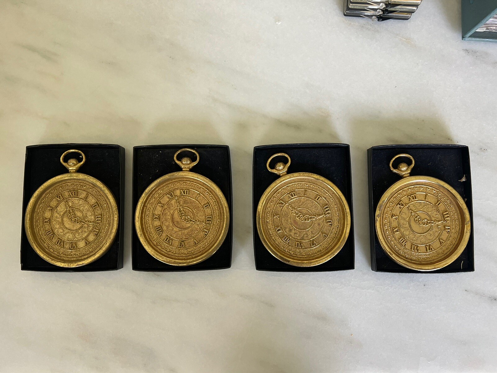блюда SET OF FOUR SILVER PLATED