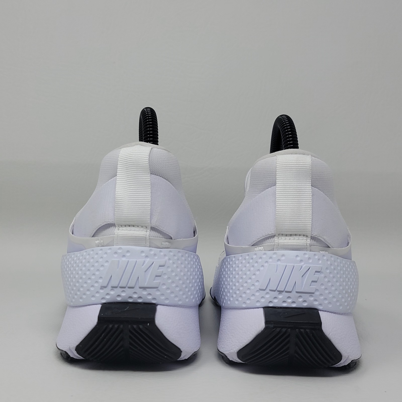 NIKE Go Flyease Easy On Off DR5540-102 Black White Women’s Size 6.5 New thumbnail 6