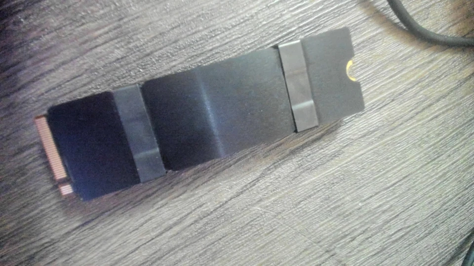 Samsung 960 EVO Fast Solid State Drive 250G V-NAND PCIe NVMe Gen 3 with Heatsink - Image 2 of 2