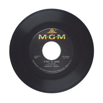 Conway Twitty - C'est Si Bon (It's So Good); Don't You Dare Let Me Down - 45 RPM