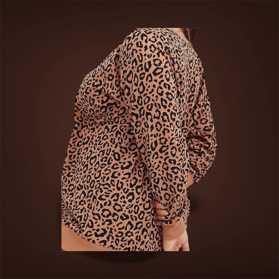 Torrid Ultra Soft Fleece Leopard Raglan Sweatshirt Sz 1 1X 14 16 #A50307 - Image 3 of 3