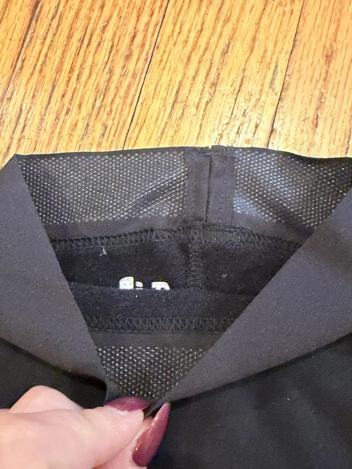 AGU 高级保暖护膝中号 Finn Fisher 黑色骑行全新带标签自行车 — 第 4/4 张图片