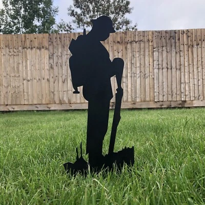 RW NORFOLK BLACK METAL SIGN SILHOUETTE Lest We Forget Soldier ARMY GARDEN SSAFA CHARITY