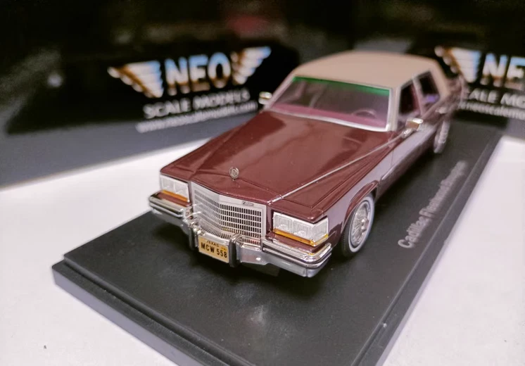 Neo 1/43 Resin car model Cadillac Fleetwood Brougham 1982 4
