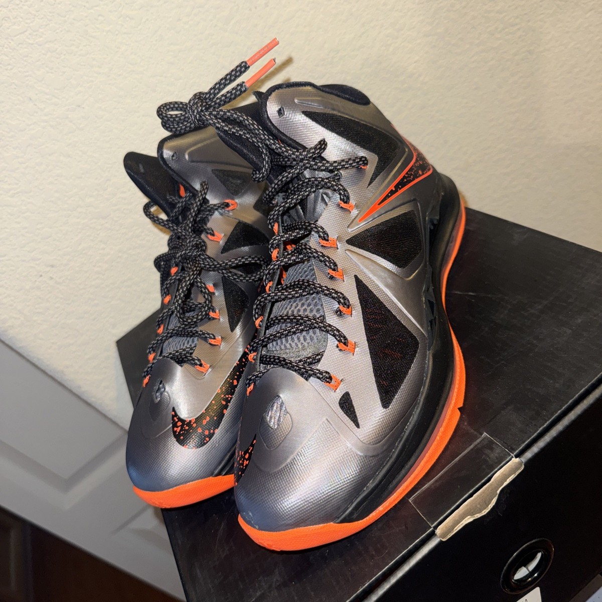 Nike LEBRON X LAVA SZ.9 541100 002 | eBay