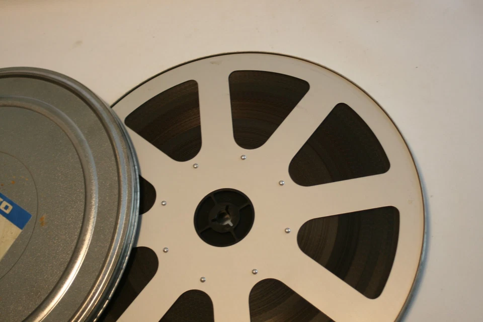 Super 8 "ELMO 360 Meter Filmspule"In Dose mit Filmband Bitte Lesen. - Bild 2 von 4