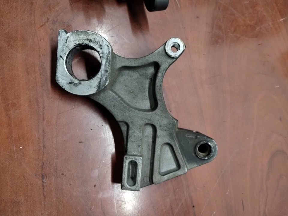 Pinza de freno trasera Yamaha YZF R6 2005 R6 Foto 2 de 4