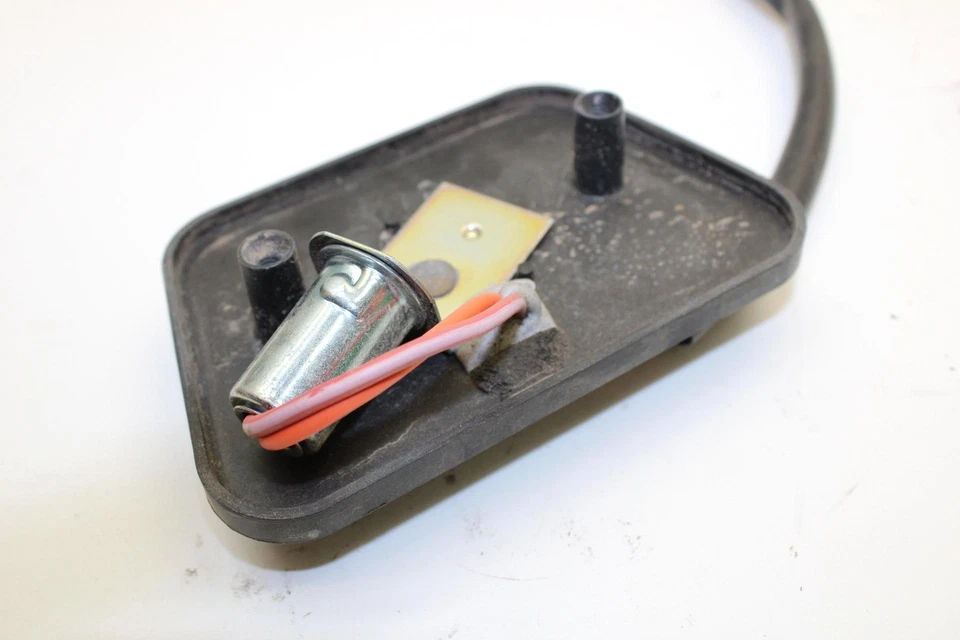 Carcasa de luz trasera Polaris Sportsman 400 2001 OEM 4032064 Q308 Foto 4 de 4