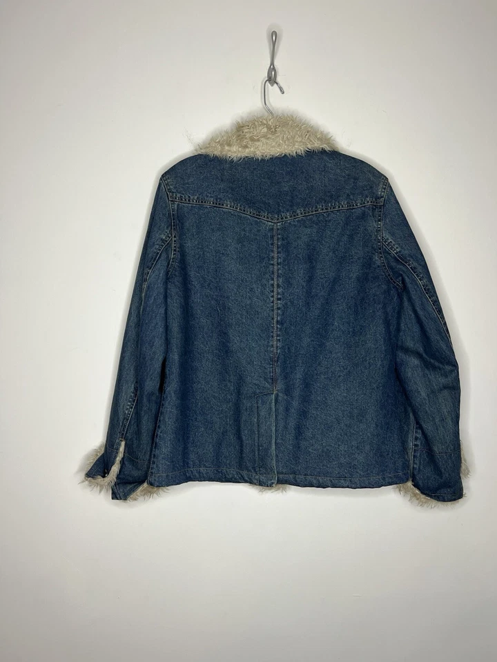 Braetan Womens Pennylane Denim Jacket Size Medium Faux Fur Trim Y2K Button Up - Image 2 of 4