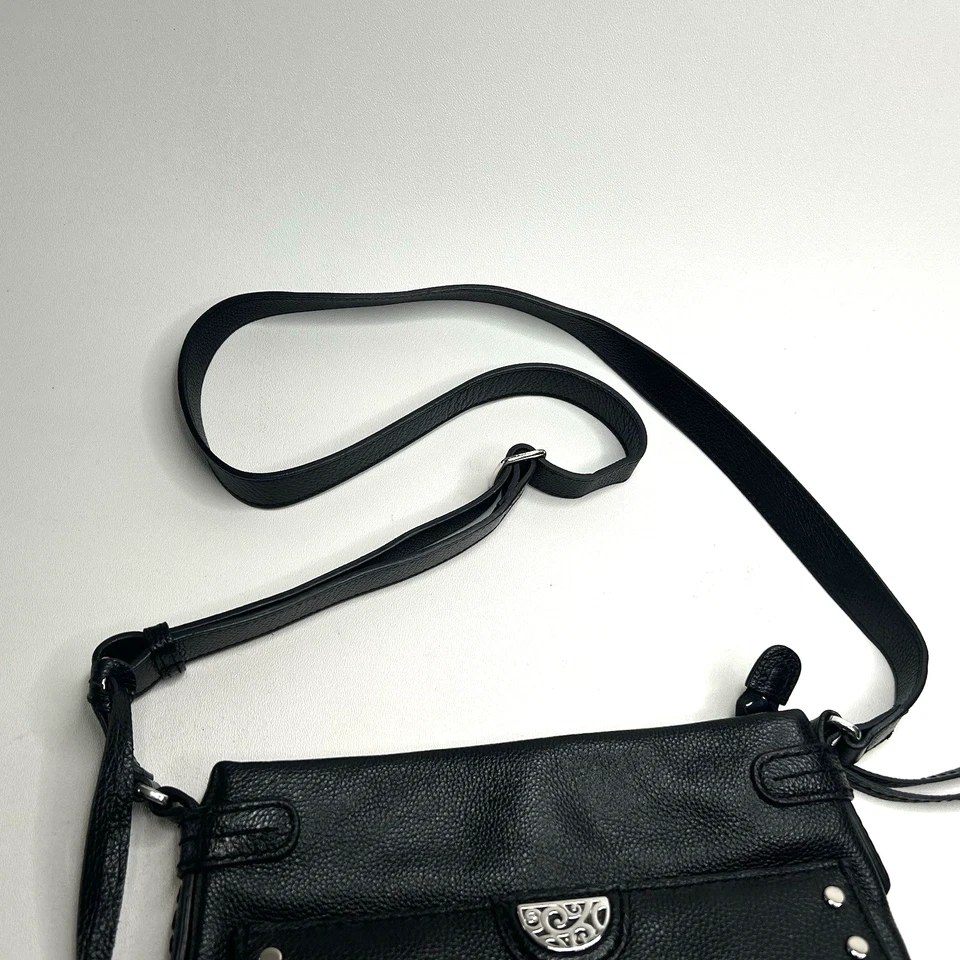 Bolso Bandolera BRIGHTON Royce Bastante Resistente Organizador Tachonado Cuero NEGRO Foto 3 de 4