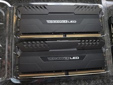 Vengeance LED White Corsair 32GB 3000MHZ 4x8gb CMU32GX4M4C3000C15