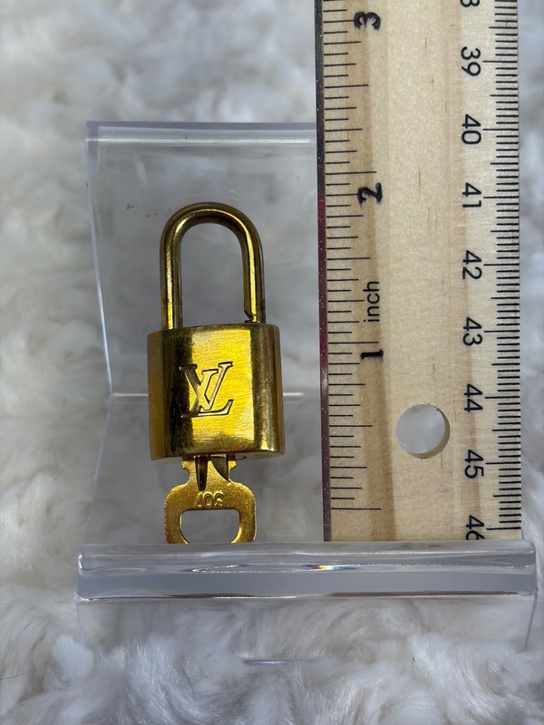 authentic Louis Vuitton LV luxury gold tone brass lock & key #307 match set work