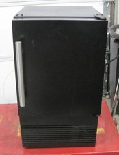 MARVEL 23-lb Reversible Door Freestanding/Bui...