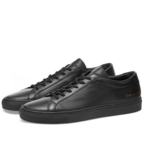black trainers Italy 