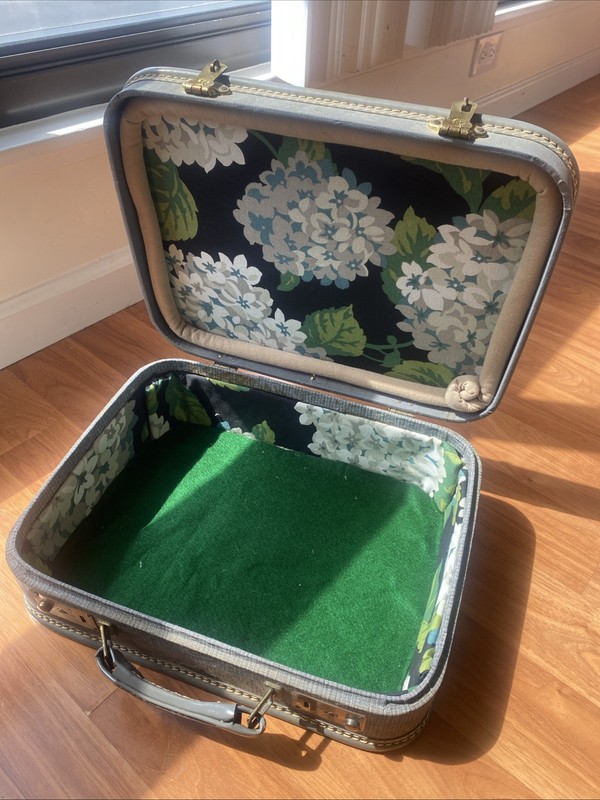 Vintage 1950’s Suitcase MCM Floral Hard Case w/ Bakelite Handle No Key Herculyte