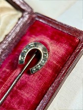 Jugendstil Krawattennadel Reversnadel Hufeisen Perlen Herrenschmuck Golddoubl&eacute; ?