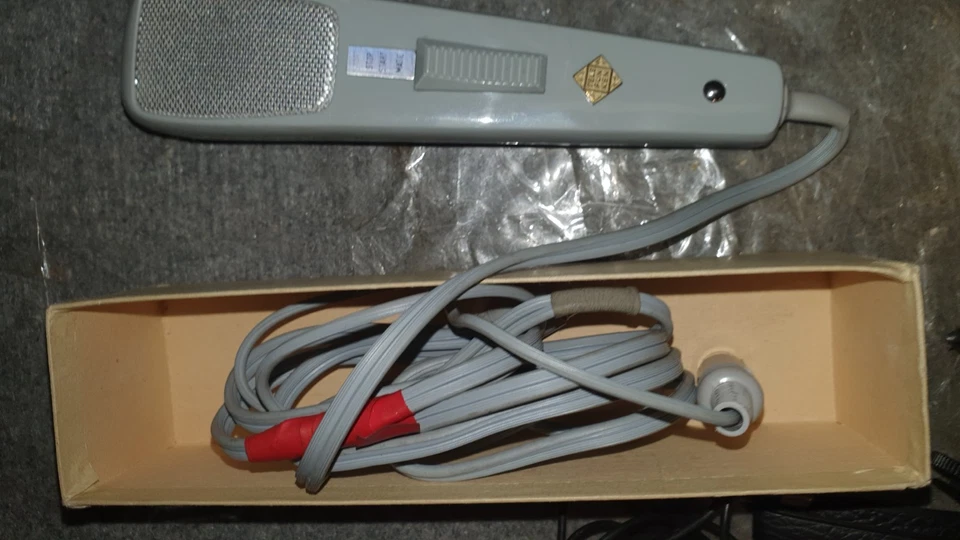 Konvolut Vintage Mikrofone zum Basteln -  tw mit Hülle Case  Telefunken usw   - Bild 4 von 4