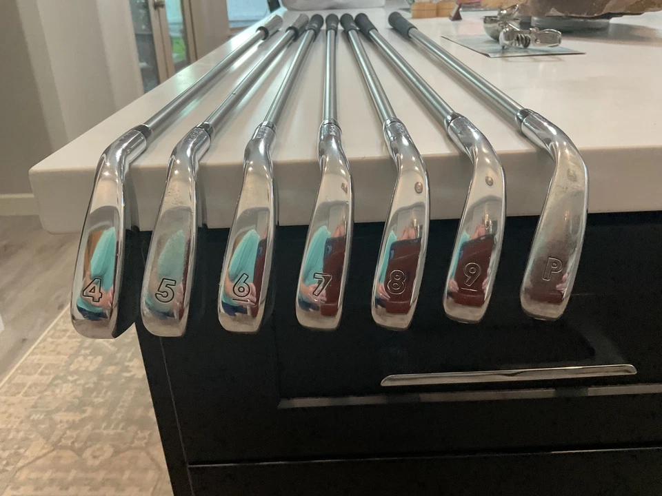 MacGregor MT-86OS Irons 4-P UST Mamiya Recoil 660 Smoke Chrom F2 Senior - Image 2 of 4