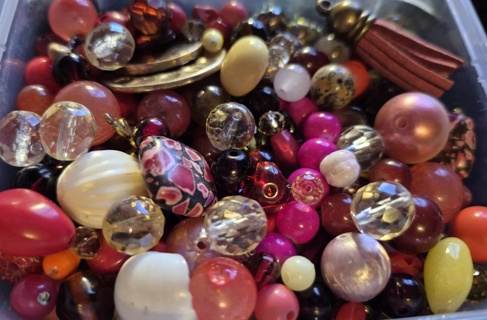 100s de vidrio rojo, rosa, naranja, amarillo, morado y más principalmente para cada proyecto. Foto 3 de 4