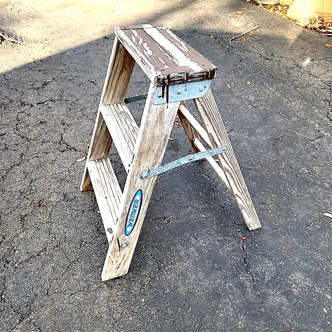 Vintage Werner W130-4 Wood 2 Foot Step Ladder Primitive Rustic