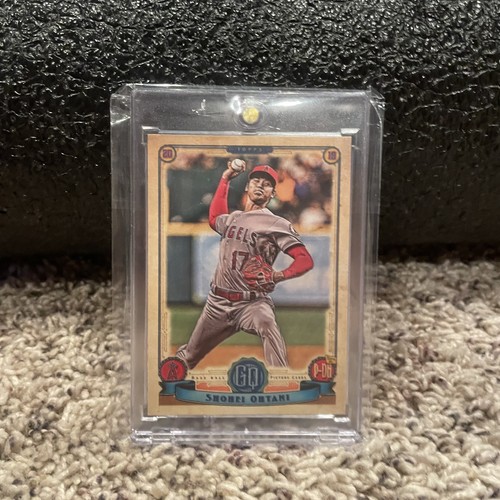 Shohei Ohtani 2019 Topps Gypsy Queen #55 with magnetic case