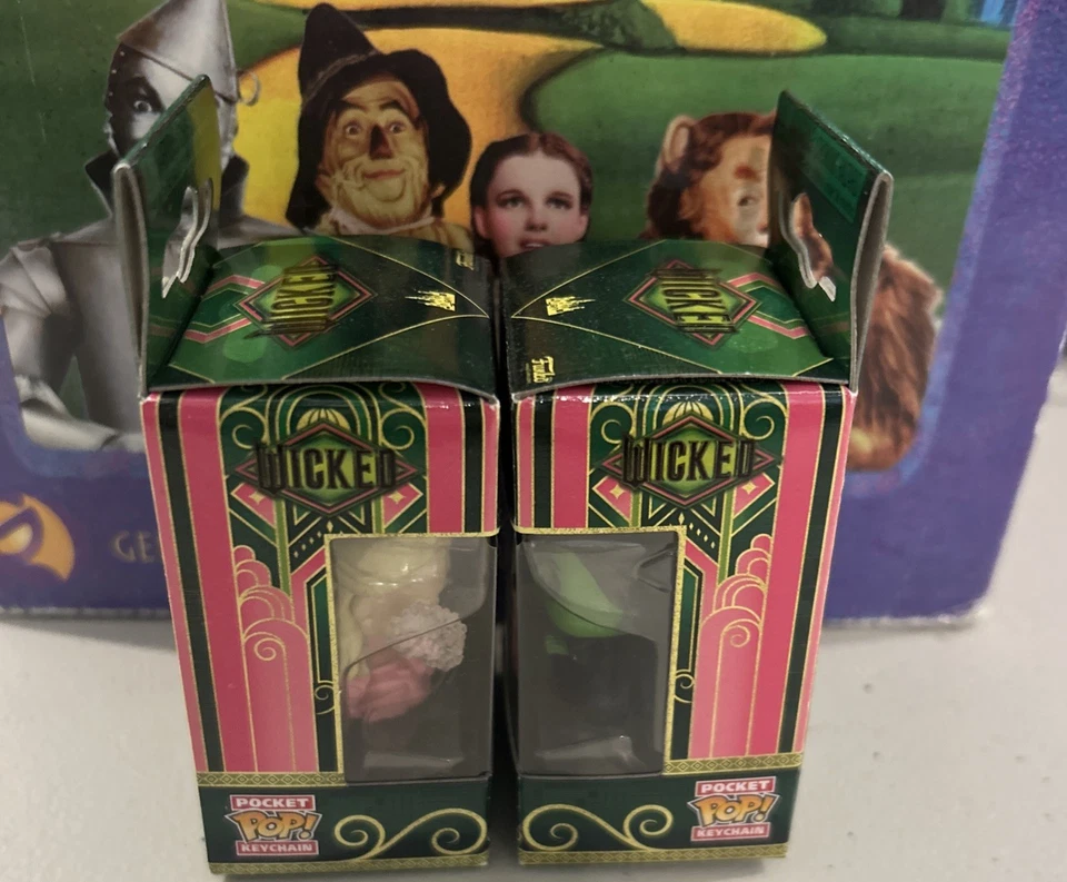 Funko Pop Wicked Película 2024 Set Lote Glinda Elphaba Llavero Nuevo En Caja Foto 2 de 4