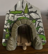 Thomas Friends Wooden Railway Mountain Overpass Tunnel Pre-owned