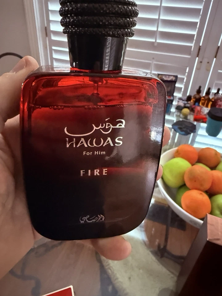 Lote Colonia Hombre. Lataffa, Afnan, Khadlaj, rojo nitro Foto 3 de 4